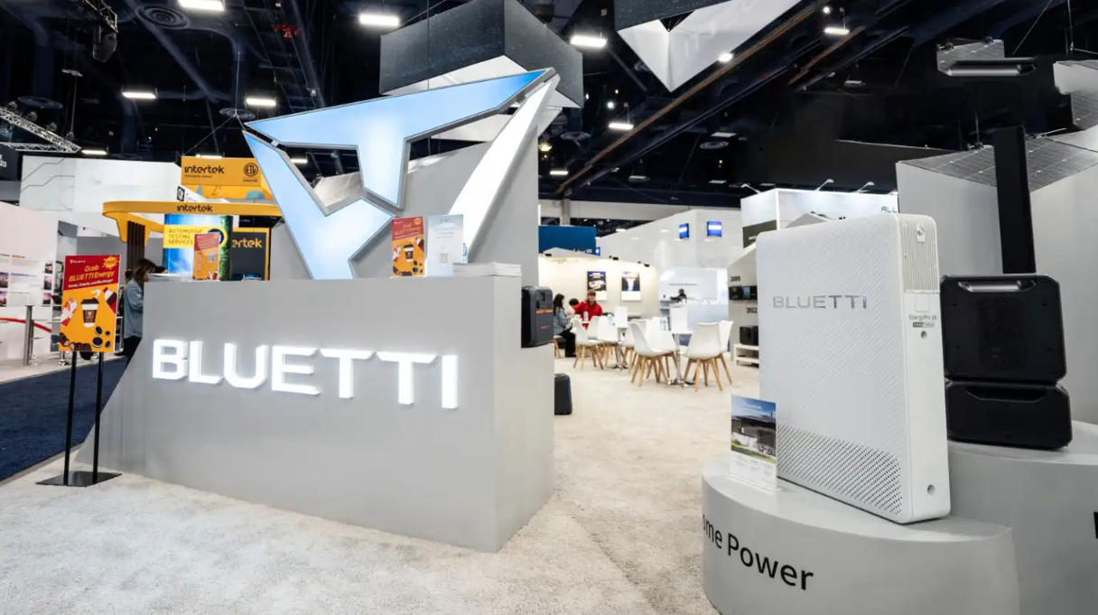 Image: BLUETTI mit neuen innovativen Flaggschiff-Stromspeichern auf der CES